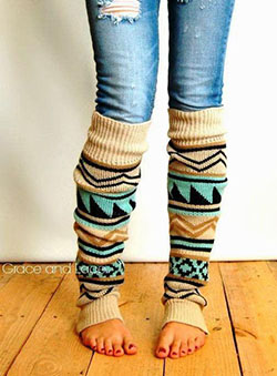 Conjuntos con medias estampadas: tendencia de calentadores de piernas con estampado tribal azteca de invierno. Yo usaría esto en la casa...: 
