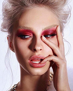 Lindos looks que puedes lograr con la genial magia del maquillaje.: 