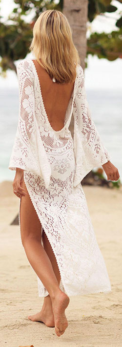 ropa de playa elegante: vestido sin espalda,  Trajes de vacaciones en la playa  