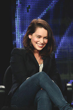 Emilia Clarke es tan jodidamente adorable.: 