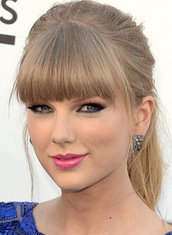 Cola de caballo con flecos - Taylor Swift: 