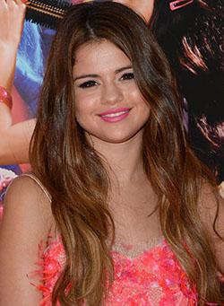 Capas Ombre Largas Despeinadas - Selena Gomez: 