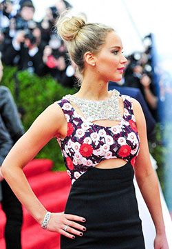 Bonita apariencia de alfombra roja: kim kardashian,  vestidos de alfombra roja,  con gala,  muy bueno,  Jennifer Lawrence  
