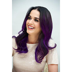 El lindo look de color de cabello morado de Katy Perry | Tendencia de color de cabello morado oscuro en 2022: Peinados morados para cabello largo  