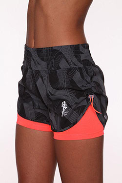 Pantalones cortos deportivos con cordón lateral y estampado de trazo de pincel - Gym Outfit Ideas: pantalones cortos de gimnasia  
