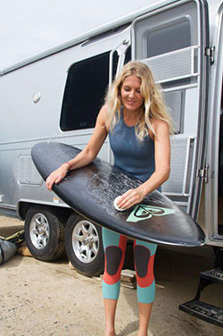 Surfer Girl - Ideas de atuendos para surfear para niñas: 