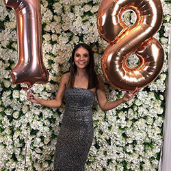 Feliz 18 cumpleaños niña @alana_hartley ?? #cumpleaños #18thbirthda...: Traje de fiesta de cumpleaños  
