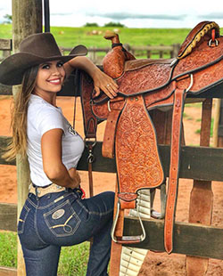 Roxy 2016 Deep Taupe Cowgirl Sombrero de mujer. Ilya Repin MICHELLY DUARTE: michelle duarte,  Trajes De Campo  