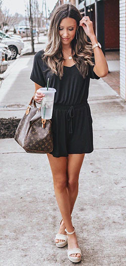 Little black dress, Spring Outfit Louis Vuitton, Romper suit: Atuendos Informales,  correa de espagueti  