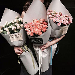 Ideas de telón de fondo de flores: Ramo de flores de corazón,  Arreglos Florales Ideas,  flor para aniversario de bodas  