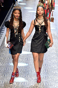 Las protegidas de Beyoncé, Chloe y Halle, en su perfecto debut en la pasarela de Dolce & Gabbana: 