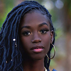 Negro es hermoso. Black Girl Piel oscura, Personas de raza negra: peinados africanos,  peinados negros  