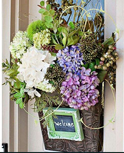 Cesta de corona de puerta delantera: Diseño floral,  colgador de puerta  