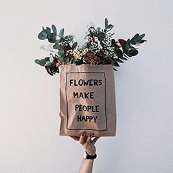 Ramo De Flores Rosas Imágenes: Ramo de flores de corazón,  Arreglos Florales Ideas,  flor para aniversario de bodas  