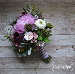 Ramo de boda boho - púrpura, lavanda, peonías, ranunculus, statice, bayas, ramo con acentos, ramo de flores silvestres, boda boho: 
