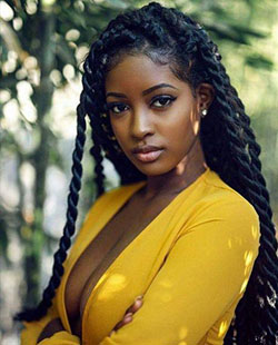 Linda chica negra con cabello con textura afro: lindas chicas negras  