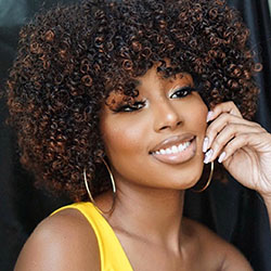 Black Girl Jheri Curl, cabello con textura afro: Ideas para teñir el cabello,  Pelo castaño,  El pelo en capas,  lindas chicas negras  