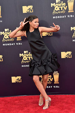 Los MTV Movie and TV Awards están sucediendo, esto es lo que todos usaron: vestidos de alfombra roja,  Ava Du Vernay,  Storm Reid Moda en la alfombra roja  
