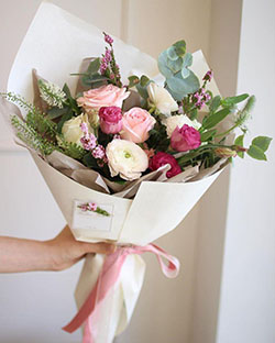 Siempre en mi mente Ramo de flores: Arreglos Florales Ideas,  flor para aniversario de bodas,  Ideas de decoración de flores  