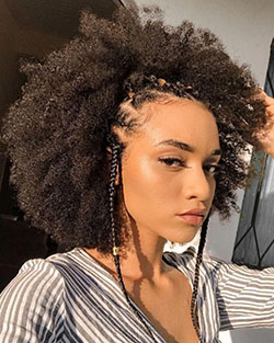 Black Girl Cabello con textura afro, cabello en la cabeza: trenzas de caja,  Peinado de chicas lindas  