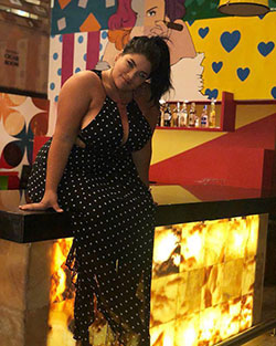 Vestido modelo talla grande de lunares para discotecas.: Modelo de talla grande,  Chicas Calientes,  vestidos de discoteca  