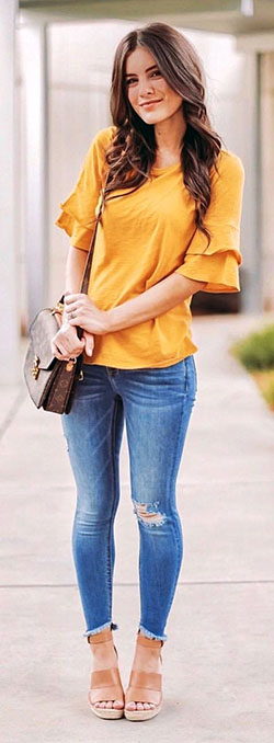 top amarillo y jeans outfit ideas mujeres: Cuello redondo,  Outfits Amarillo Niñas  