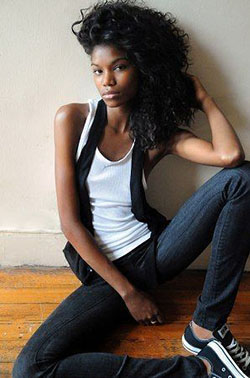 Hermosa chica negra flaca: Personas de raza negra,  Piel oscura,  afroamericano  