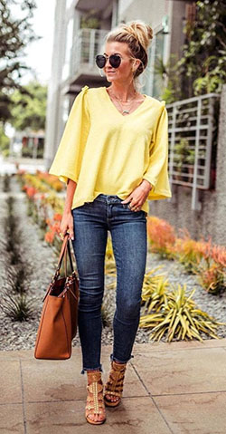Ideas De Traje De Vestido Amarillo: Zapato de tacón alto,  Pantalones ajustados,  Outfits Amarillo Niñas  