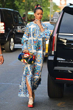 El estilo callejero de Rihanna: Nueva York,  Vestidos Ankara  