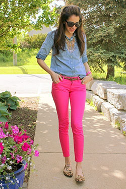 traje de pantalón rosa fuerte: Pantalones capri,  vaqueros rosas  