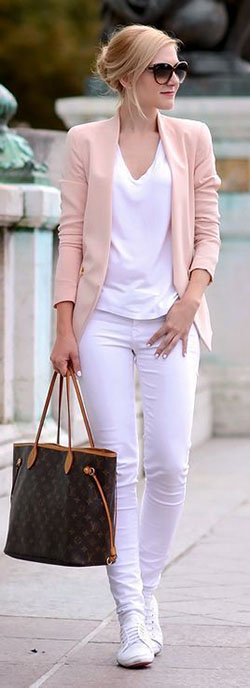 Blazer rosa jeans blancos: Traje de invierno informal,  Pantalones ajustados,  chaqueta rosa,  Chaqueta de sport  