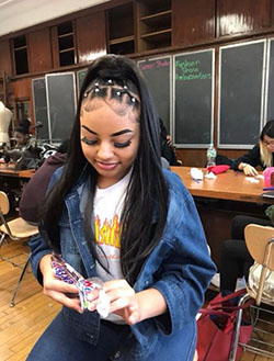 Instagram de Tropic_m: Cabello con textura afro,  Ideas de peinado,  Peinado escolar  