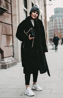 idea de atuendo cómodo | sombrero bolsa abrigo de pelo negro zapatillas: 