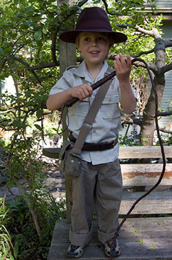 Ideas de disfraces de Indiana Jones para niños: disfraz de Halloween,  trajes de fiesta,  Atuendos para el día de los ayudantes,  Indiana Jones,  marion ravenwood  