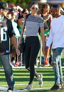 Quincy marrón y kylie jenner: Kylie Jenner,  Kendall Jenner,  Los Angeles,  KrisJenner,  Chris Brown,  Trajes De Legging  