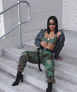 Military Look For Girls, Hip hop fashion y Little black dress: trajes de invierno,  Pantalones ajustados,  moda grunge,  Ideas de atuendos militares  