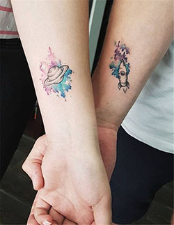 Totally my style tatuajes de pareja espacial, inspirados en el amor: Tatuador  