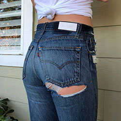 Ideas de jeans desgastados para chicas universitarias: 
