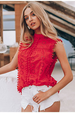 Outfit Ideas With Top rojo, Camisa sin mangas y Crop top: Camisa sin mangas,  Blusa roja  