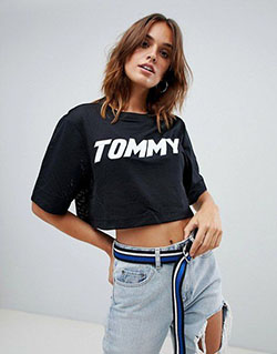 Traje genial con top corto para chicas adolescentes: top corto,  cuello polo,  tommy hilfiger,  Camisetas Tommy Hilfiger  