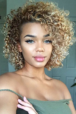 Peinados de tejido rizado para mujeres africanas negras: Cabello con textura afro,  Ideas de peinado,  Cuidado del cabello,  Pelo corto y rizado  