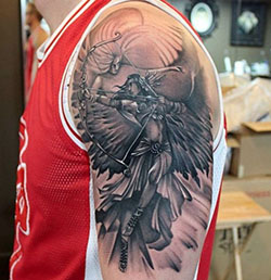 Elegante tatuaje de arco y flecha de ángel para hombres: tatuaje de manga,  Ideas de tatuajes,  Tatuador,  Tatuajes Religiosos  