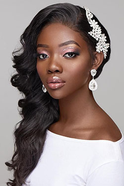 Peinados medio rizados de boda para cabello de longitud media: Maquilladora,  Delineador de ojos,  peinados de boda africanos  