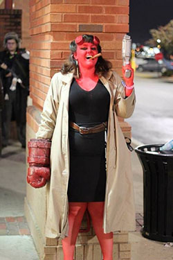 Mira estos disfraces femeninos de Halloween de Hellboy: disfraz de Halloween,  Mujer Maravilla  