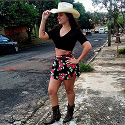 Maneras de usar botines con vestidos: Atuendos De Vaquera  