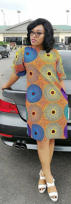 Hermosos estilos Kitenge africanos para damas con curvas: Fotografía de moda,  vestidos africanos,  Ideas de ropa,  camarones asos,  paño kente,  Vestidos Kitenge  