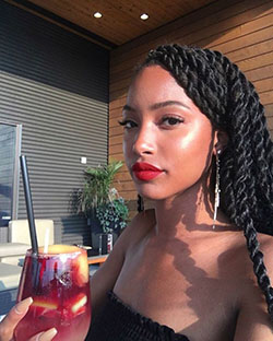 Selfie Instagram Baddie Chicas lindas de piel clara: traje de niña negra,  Peinados malos  