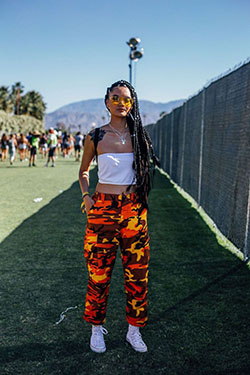 Orgullosa de llevar esta ropa del festival de lectura, actuación de Beyoncé en Coachella 2018: moda grunge,  Pantalones de camuflaje,  lollapaloozachicago,  Festival de la diligencia,  Trueno del país  