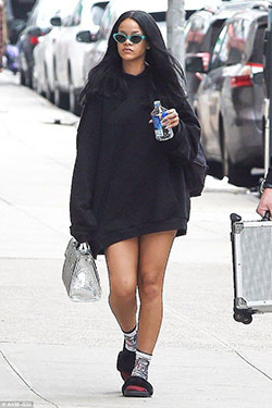 La última y mejor sudadera con capucha negra de Rihanna, Nueva York: Nueva York,  Traje de camiseta,  Capucha negra,  Traje con capucha  