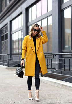 Ideas simples pero elegantes para un atuendo de abrigo amarillo, gabardina: gabardina,  abrigo polo  